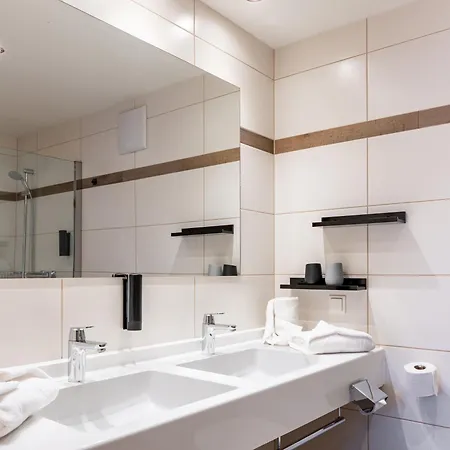 Hotel Greti - Alpine Boutique Mit Alpentherme Eintritt, Reichhaltigem Fruehstueck, Sauna